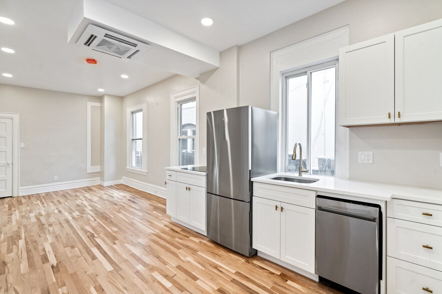 More Photos Of 252 Lincoln St, Denver Apartments For Sale