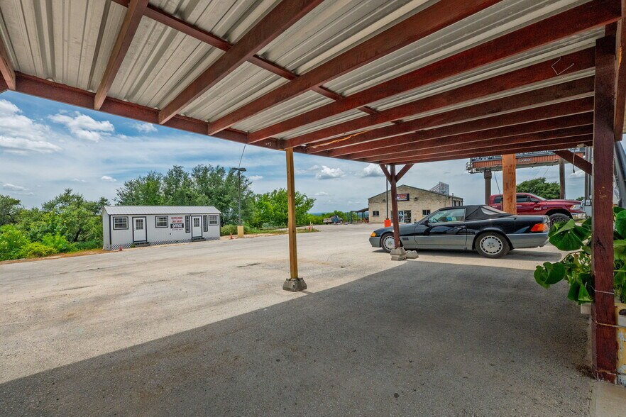 More Photos Of 21601 State Highway 71 W, Spicewood Land For Lease