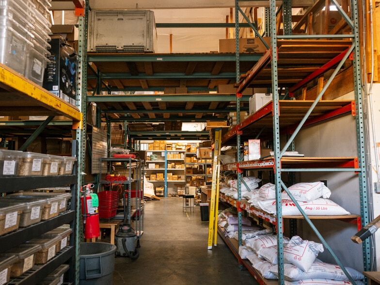 More Photos Of 212-234 SE 12th Ave, Portland Warehouse For Sale