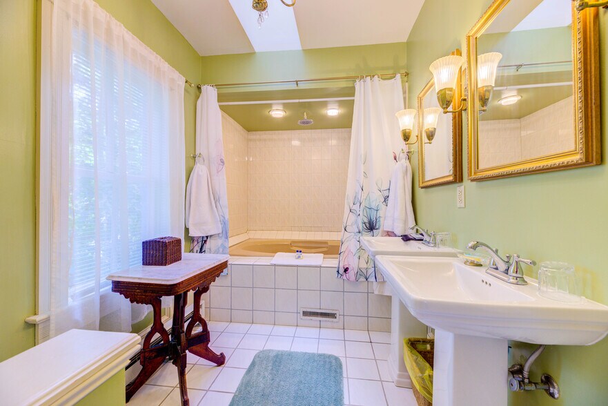 More Photos Of 4188 Nelson Rd, New Church Hotel For Sale
