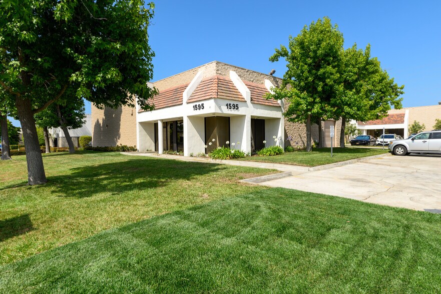 Primary Photo Of 1595 Walter St, Ventura Warehouse For Lease