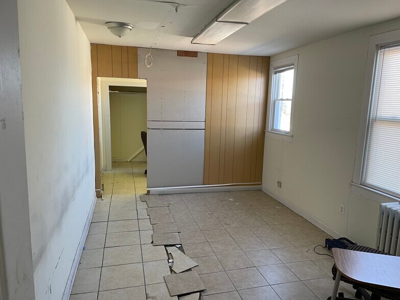 More Photos Of 2010-2012 Rhode Island Ave NE, Washington Storefront Retail Office For Lease