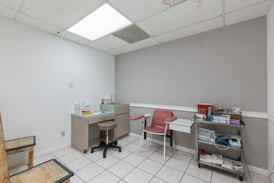 More Photos Of 110 E Savannah Ave, McAllen Medical For Sale