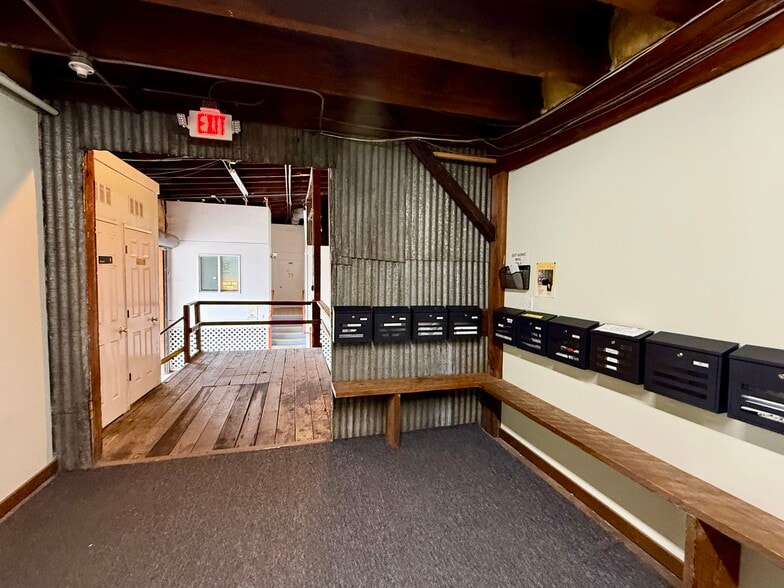 More Photos Of 1625 Washington St, Oregon City Flex For Sale