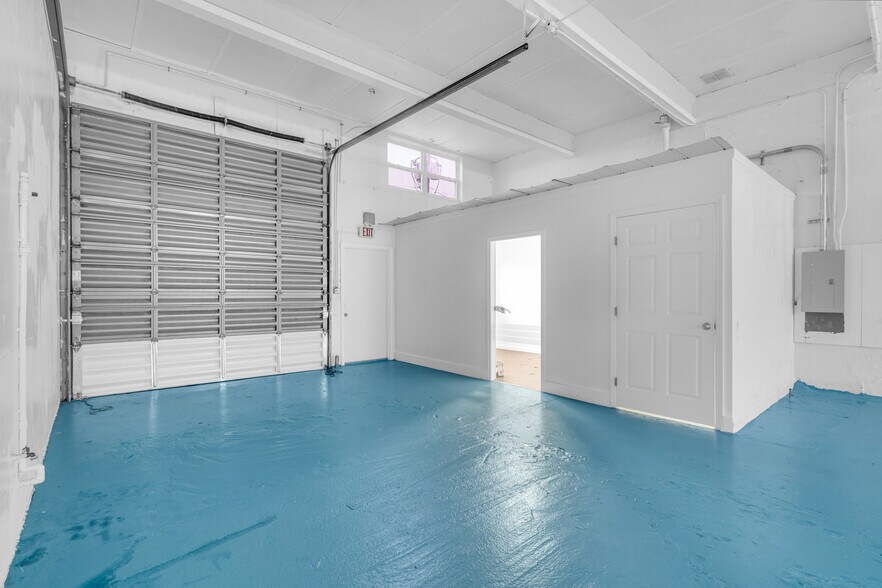 More Photos Of 2320-2326 NW 7th Ct, Miami Warehouse For Lease