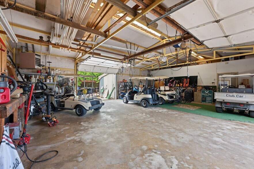 More Photos Of 355 E Pebble Creek Ter, Mustang Sports And Entertainment For Sale