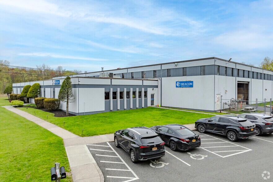 More Photos Of 2 Great Pasture Rd, Danbury Manufacturing For Lease