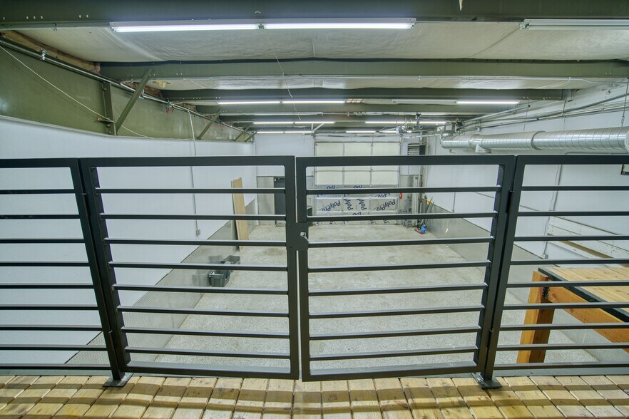 More Photos Of 851 E Hwy 224, Denver Warehouse For Sale
