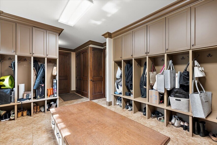 More Photos Of 1330 Oxford Rd, Bloomfield Hills Specialty For Sale