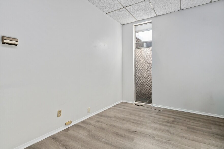 More Photos Of 2330 S Main St, Salt Lake City Office For Lease