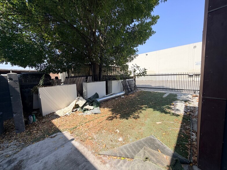 More Photos Of 7635 Serapis Ave, Pico Rivera Warehouse For Lease