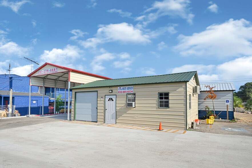 More Photos Of 721 Pasadena Fwy, Pasadena Industrial For Sale