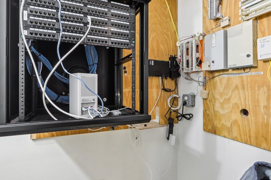 More Photos Of 100 Conifer Hill Dr, Danvers Office For Sale