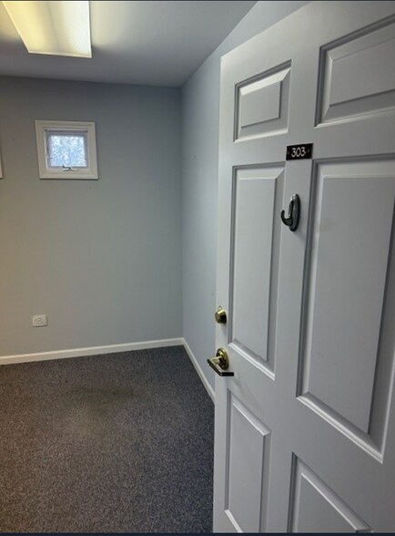More Photos Of 219 W 55th St, Clarendon Hills Office For Lease