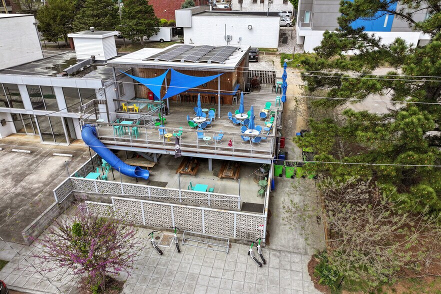 More Photos Of 710 W Johnson St, Raleigh Bar For Sale