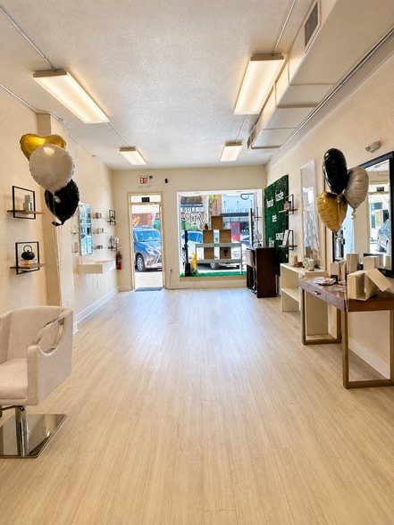 More Photos Of 318 Main St, Dunedin General Retail For Lease