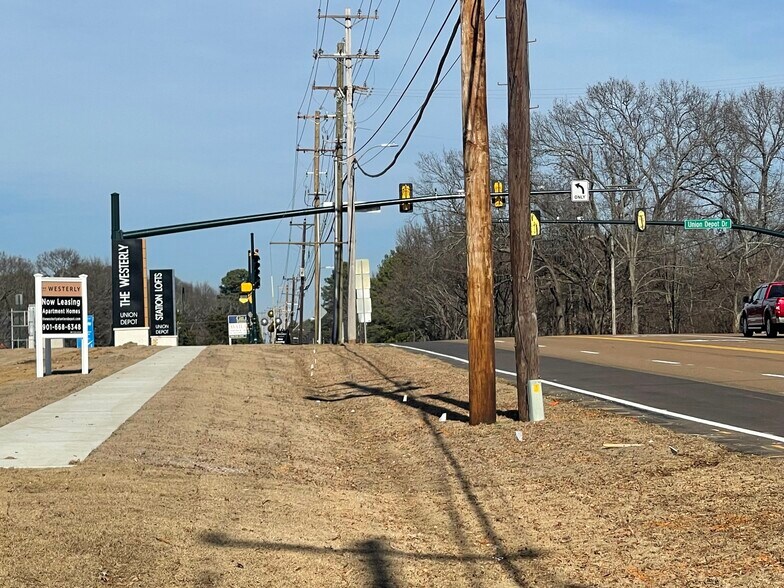 More Photos Of Stage @ Hwy 70, Bartlett Land For Lease
