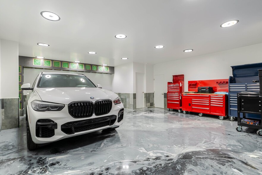 More Photos Of 11635-11637 Tuxford St, Sun Valley Warehouse For Sale