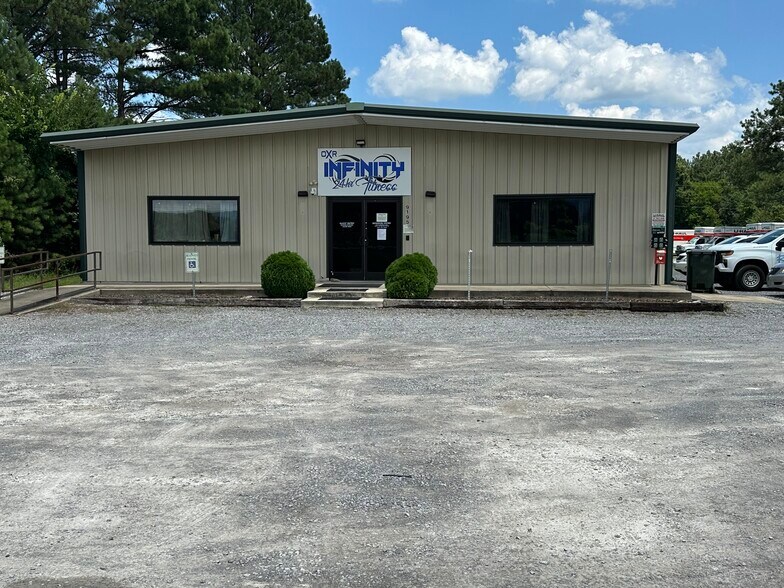 More Photos Of 9195 US-431, Owens Cross Roads General Retail For Sale