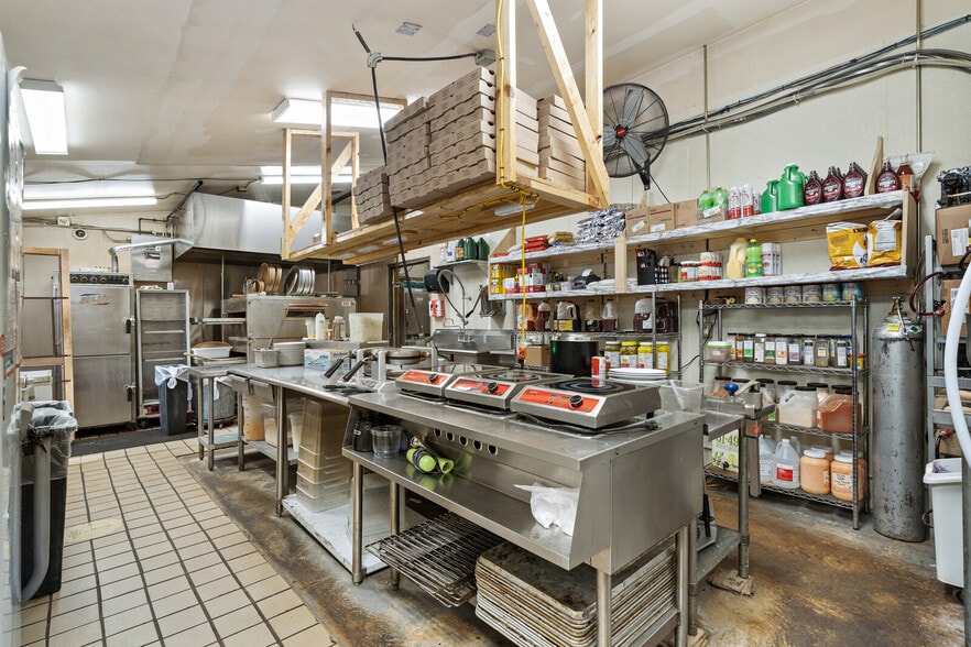 More Photos Of 8826 Gratiot Ave, Columbus Restaurant For Sale