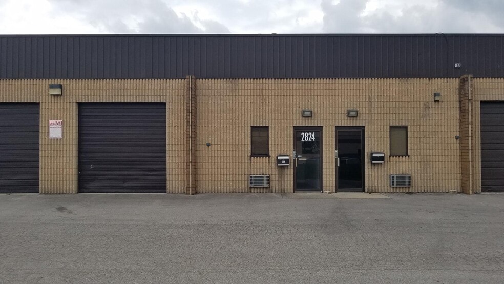 More Photos Of 2800-2826 Banwick Rd, Columbus Light Distribution For Lease