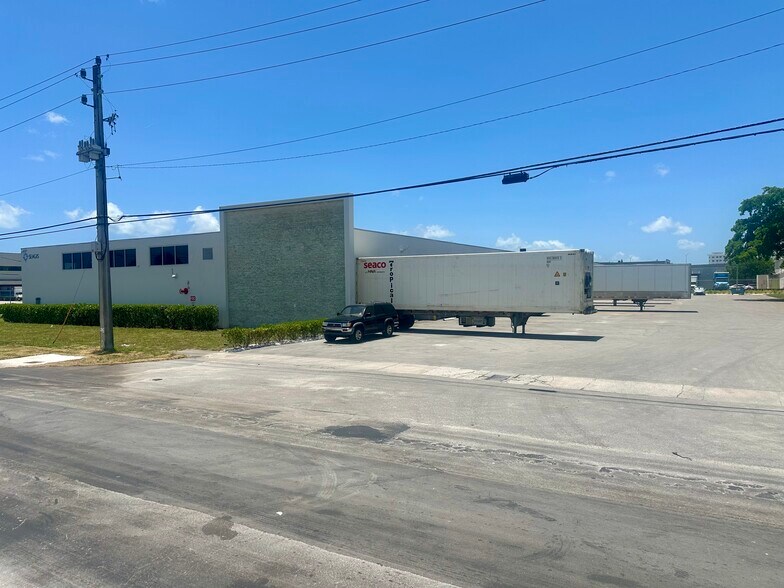 Primary Photo Of 150 NW 176th St, Miami Warehouse For Lease
