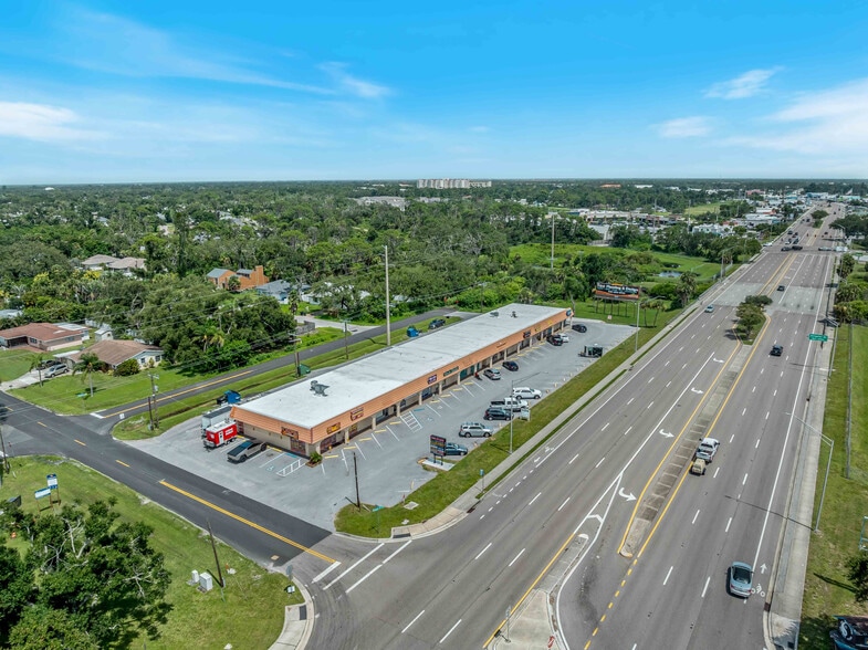 More Photos Of 2001-2049 S Tamiami Trl, Venice Storefront Retail Office For Lease