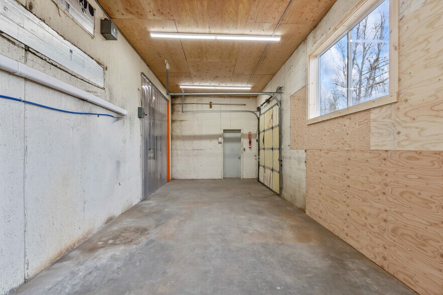 More Photos Of 703 N 7th St, Chewelah Manufacturing For Sale