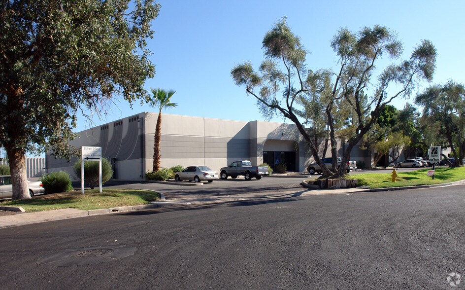 More Photos Of 3402-3418 W Flower St, Phoenix Service For Lease