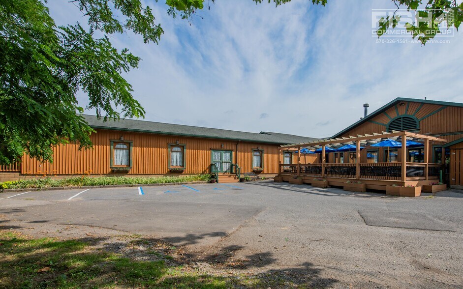 More Photos Of 204 Valley St, Williamsport Bar For Sale