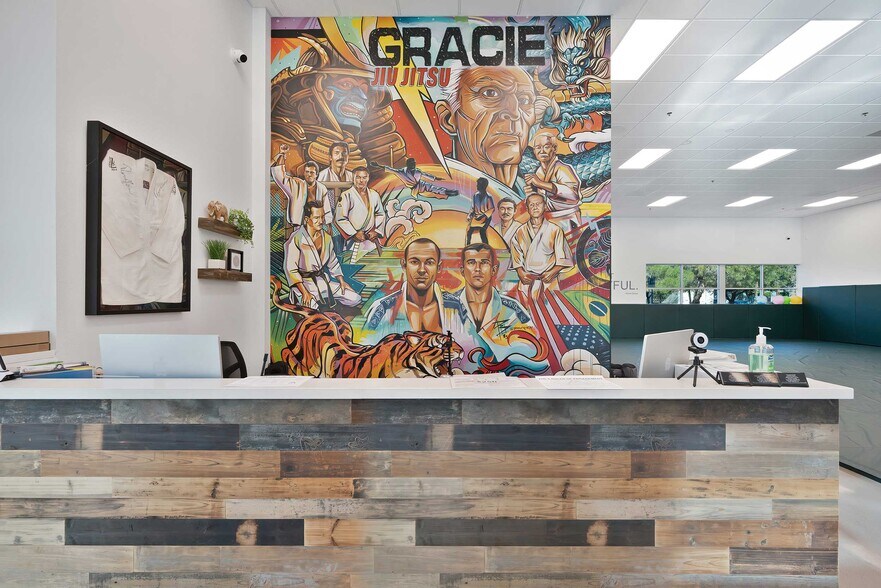 More Photos Of 2204 Kausen Dr, Elk Grove Flex For Sale