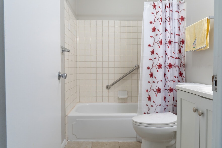 More Photos Of 1030 Te Ann Ct, Lake Odessa Multifamily For Sale