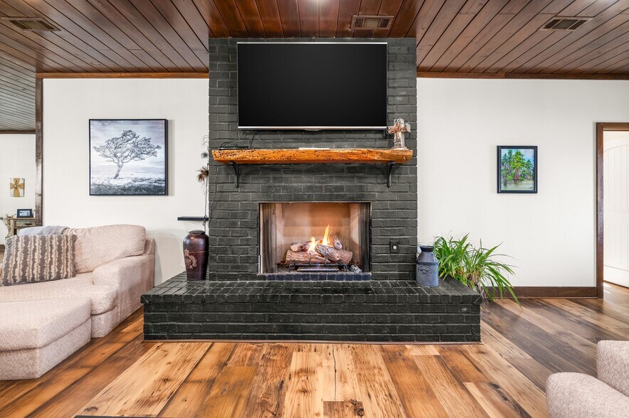 More Photos Of 54 Indian Creek Rd, Woodworth General Retail For Sale