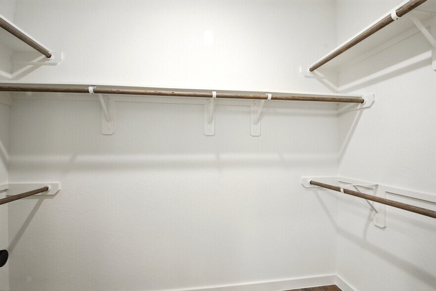 More Photos Of 1805 N Peach Creek Dr, Dayton Apartments For Sale