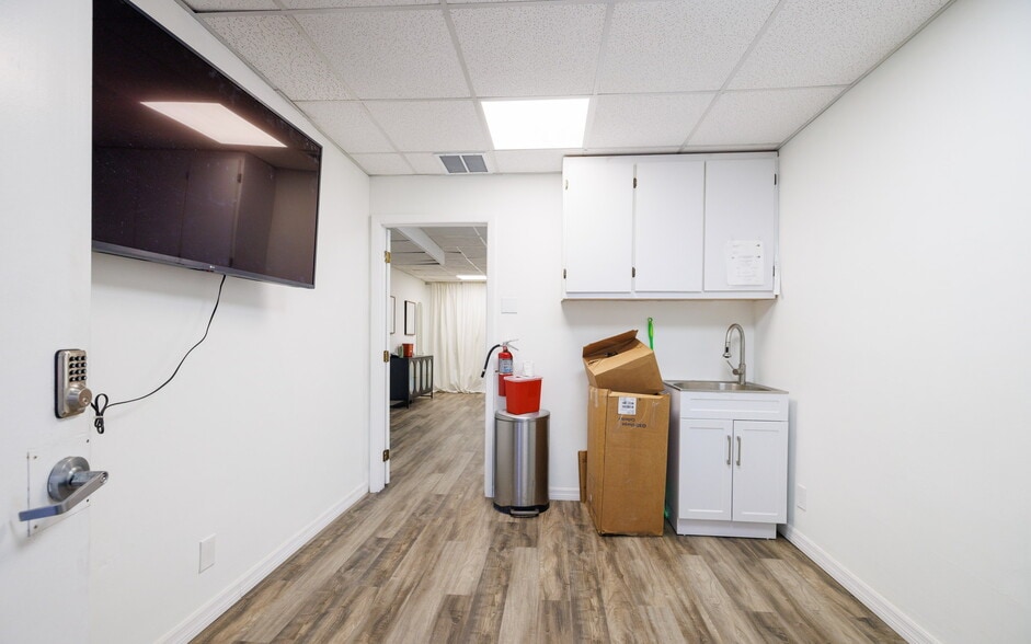More Photos Of 6601 SW 80th St, Miami Medical For Lease