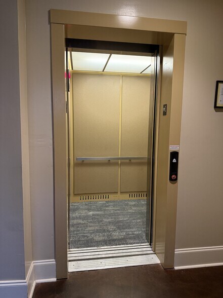 More Photos Of 701 Avignon Dr, Ridgeland Office For Lease