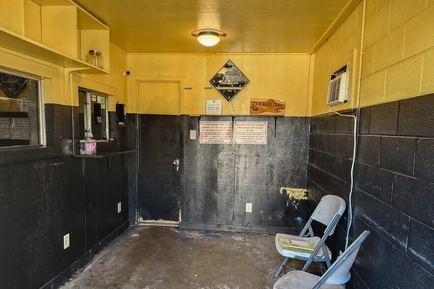 More Photos Of 261 SH 75 Hwy, Huntsville Service For Sale