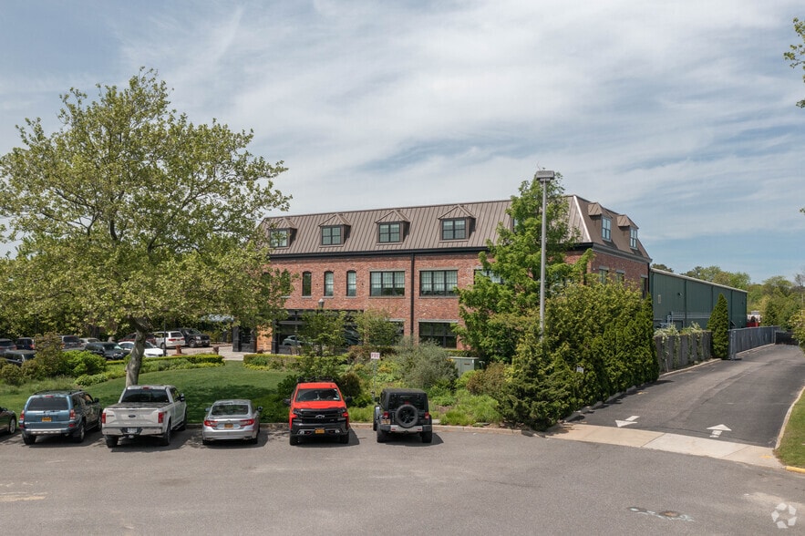 More Photos Of 25 Newton Pl, Hauppauge Office For Sale