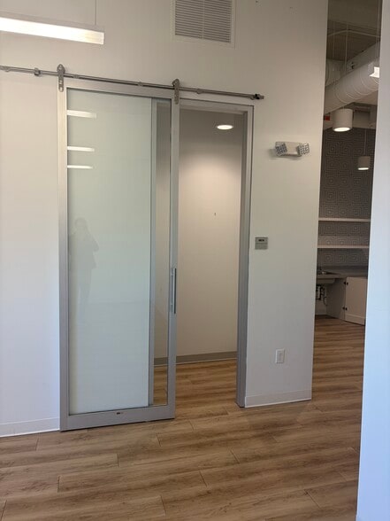 More Photos Of 701 E Bay St, Charleston Office Residential For Lease