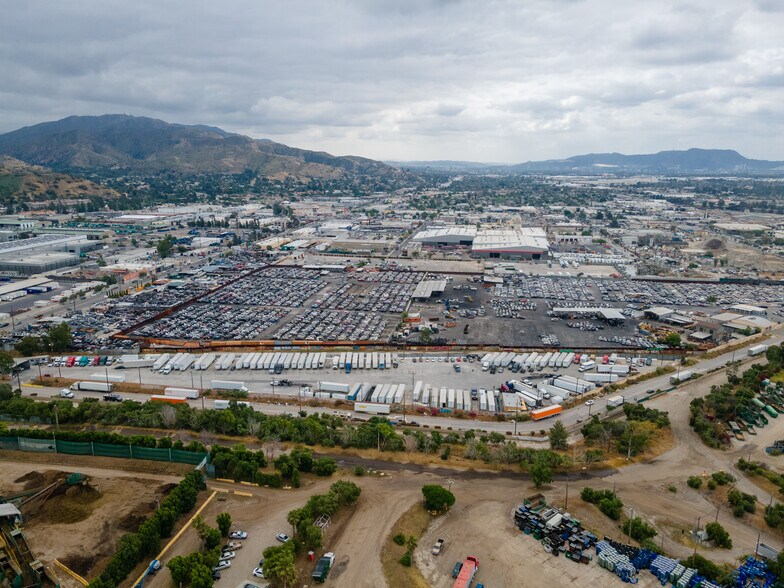 More Photos Of 11311 Pendleton St, Sun Valley Land For Lease