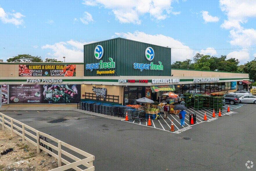 Primary Photo Of 1764 Grand Ave, North Baldwin Supermarket For Lease