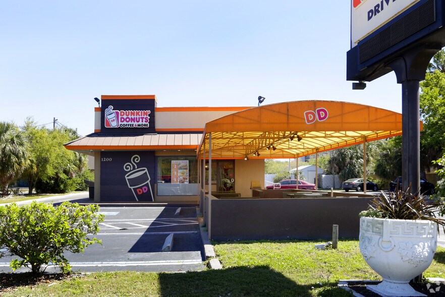 More Photos Of 1200 Pasadena Ave S, South Pasadena Restaurant For Sale