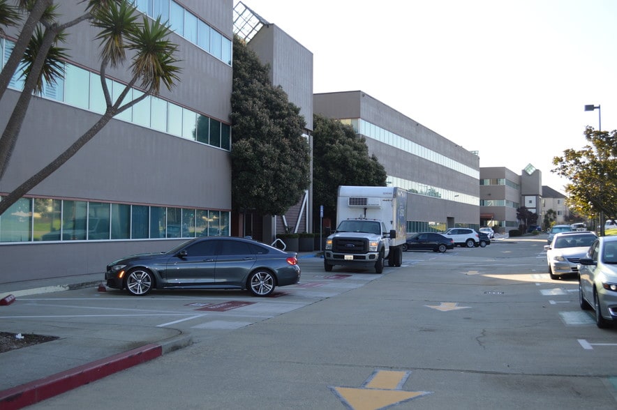 More Photos Of 1435-1475 Huntington Ave, South San Francisco Showroom For Sale