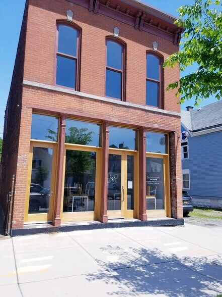 Primary Photo Of 577 Niagara St, Buffalo Storefront Retail Office For Lease