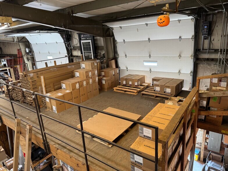 More Photos Of 3025 N Saint Peters Pky, Saint Peters Showroom For Sale