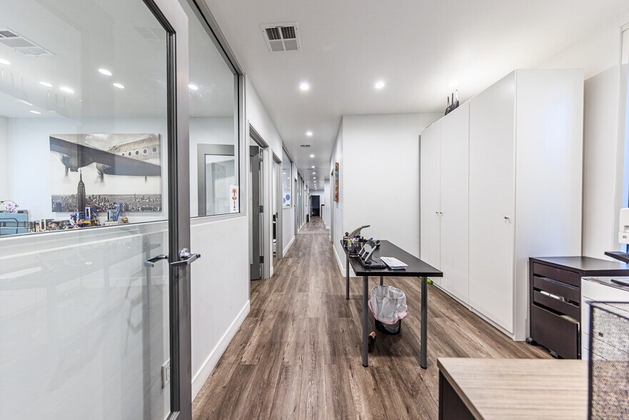 More Photos Of 2330 Westwood Blvd, Los Angeles Office For Sale