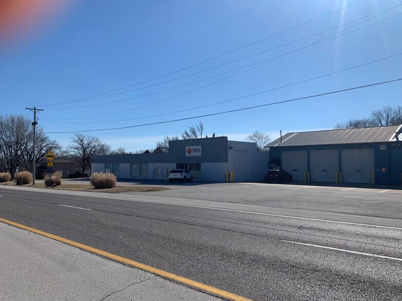 More Photos Of 9300 Natural Bridge Rd, Berkeley Warehouse For Sale