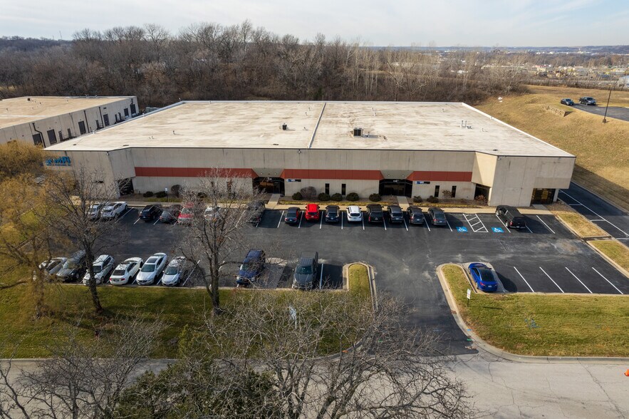 More Photos Of 1140-1146 Booth St, Kansas City Light Manufacturing For Lease