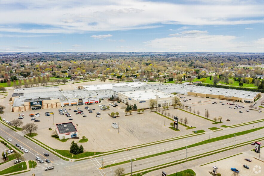 More Photos Of 2500 Milton Ave, Janesville Unknown For Lease