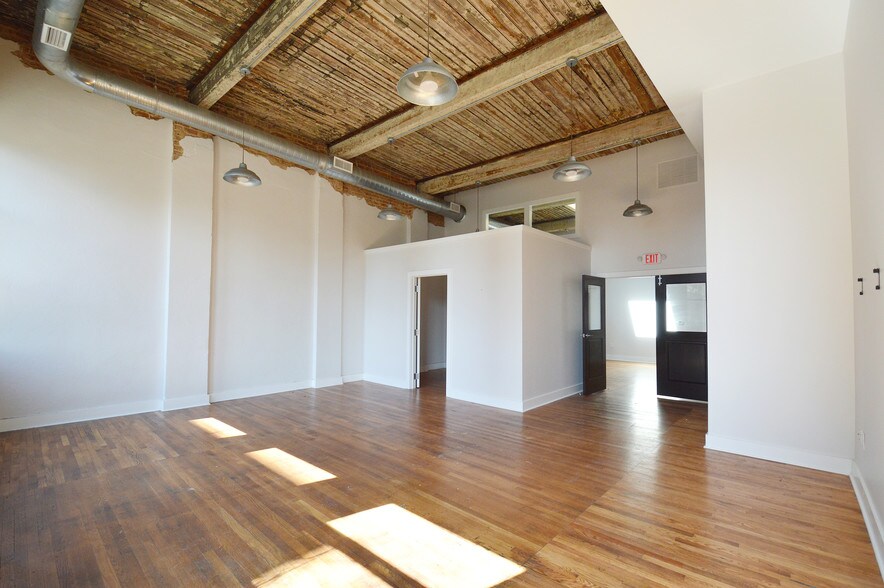 More Photos Of 231 W 4th St, Winston-Salem Office For Lease